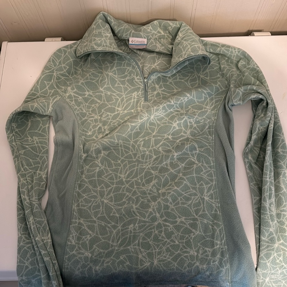 Womans size small Columbia half zip fleece